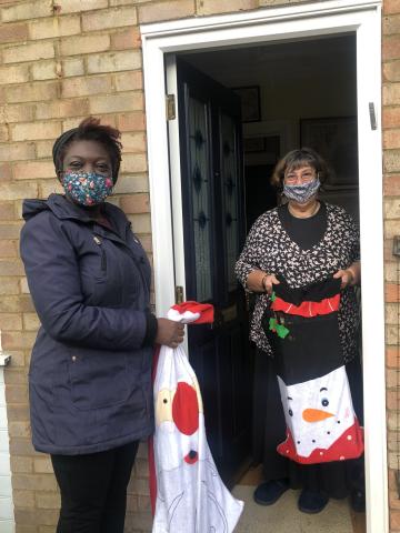 Delivering mutual aid support to doorstep at Christmas time.