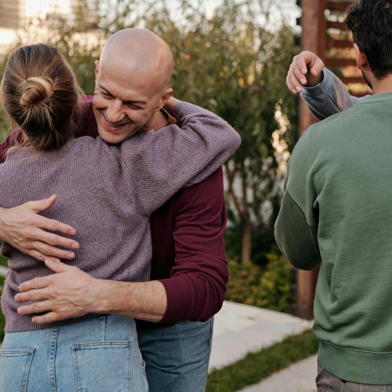 https://www.pexels.com/photo/happy-relatives-meeting-together-on-weekends-5638602/